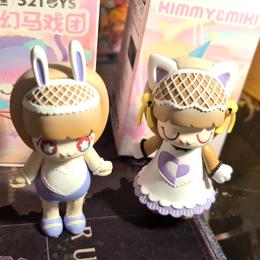 🌟Bundle DEAL (2) Kimmy & Miki figures for the price of (1)! Magic Circus